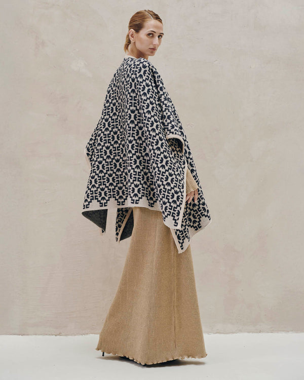 CREAM CAPE B